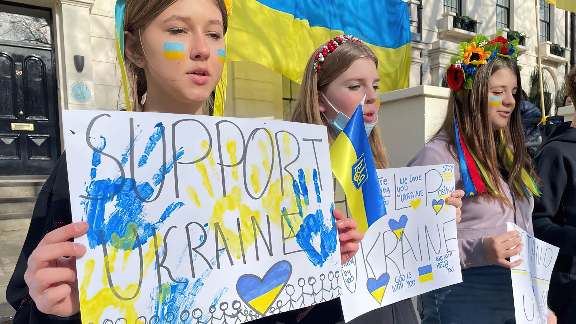 Anti ukrainian. Украинцы дети. Anti Ukraine Action картинка. Покажи флаг Украины. Anti-Ukrainian Action символ.